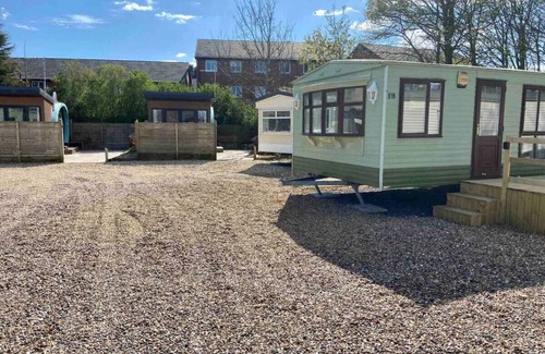 Knott End-on-Sea House | Albany Sleeps 4 Caravan Family Camping Lancashire