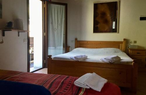 Moio de' Calvi Hotel | albergo panoramico