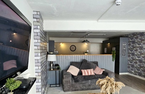 Chysauster Apartment | Albert Apartment with free Gym