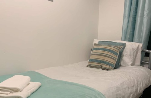 Ridgeway Apartment | Albert House Summary:
