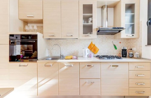 Bosa Marina Apartment | Albert's guesthouse "Tower of Columbus"