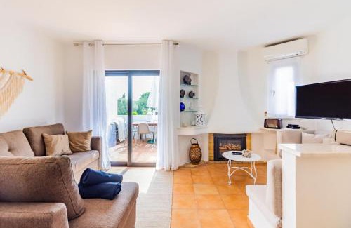 Alpouvar Apartment | Albufeira Family Oasis with Pool