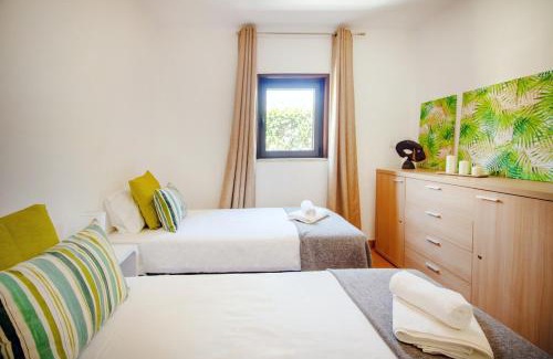 Alpouvar Apartment | Albufeira Family Oasis with Pool