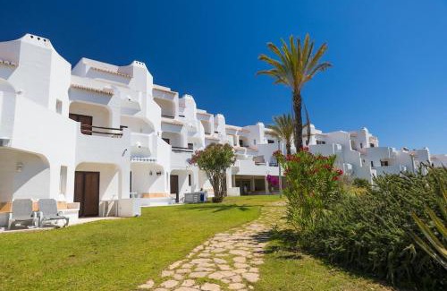 Alpouvar Apartment | Albufeira Family Oasis with Pool