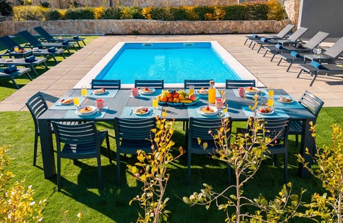 Castelo Villa | Albufeira: Heatable Pool, Games & BBQ