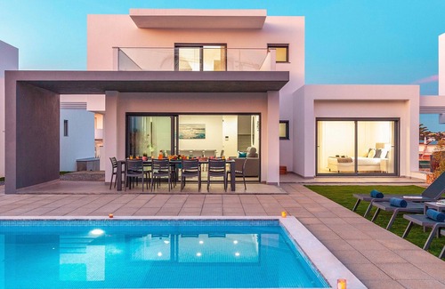 Castelo Villa | Albufeira: Heatable Pool, Games & BBQ