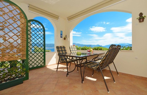 Municipality of Trogir Apartment | ALBUS 2 sea view for 4+1 persons, 160m from beach