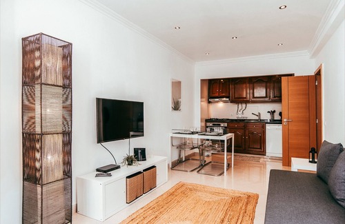 Alcantara Apartment | Alcantara Terrace by GT House