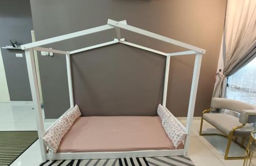 Kempas Apartment | Alchemy Guesthouse D'summit Residence with Netflix