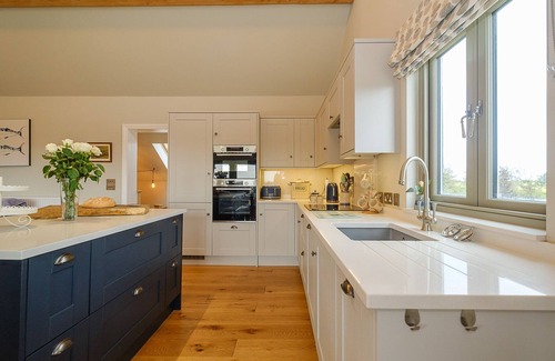 Aldeburgh Cottage | Alde Bay Farm - Lobster Pot - sleeps 6 guests in 3 bedrooms