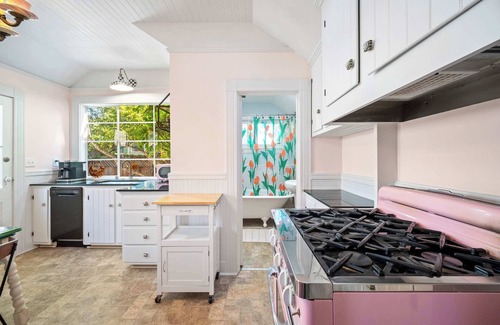 Pacific Grove House | Aldrich House - PG Charmer! Walk to Lovers Point!