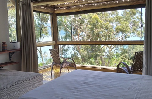 Sao Pedro Apartment | Alecrim Suite, lush sea and mountain views