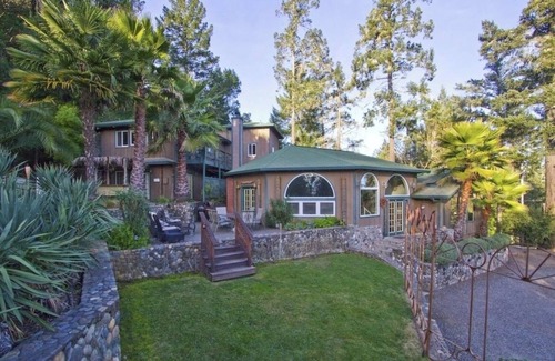 Geyserville Villa | Alexander Valley Lodge w/Pool, Hot tub, Waterfall, Pool table and Tiki Bar
