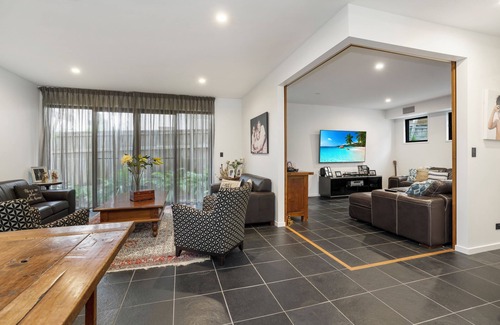 Alexandra Headland House | Alexandra Headland, 200 metres to the best beach on the Sunshine Coast