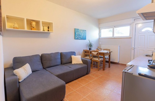 Markopoulo Mesogaias House | Alexandra's apartment - 5 min walk to the beach