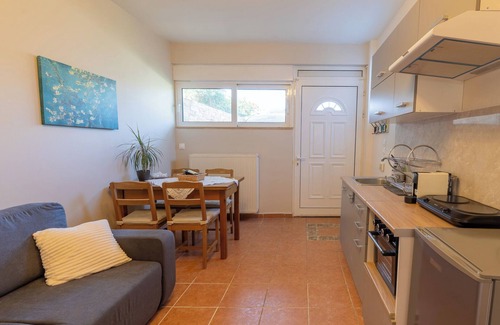 Markopoulo Mesogaias House | Alexandra's apartment - 5 min walk to the beach
