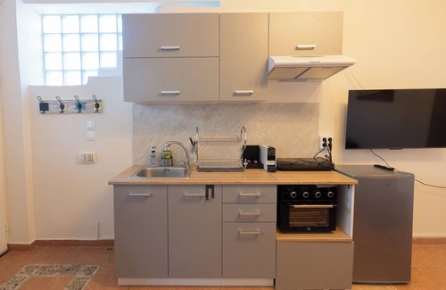 Markopoulo Mesogaias House | Alexandra's apartment - 5 min walk to the beach