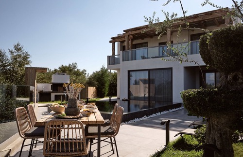 Akrotiri Villa | Alexandros Deluxe SeaView Villa, an Iconic Retreat