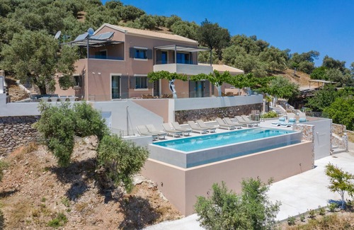 Bapiolos House | Alexinia's house for 8,Quiet,pool,Incredible view