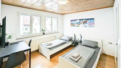 Stuttgart Apartment | ALFA Stuttgart 3 Zimmer 6 Betten Apartment Zuffenhausen Porsche Bosch BZ WLAN EBK WM