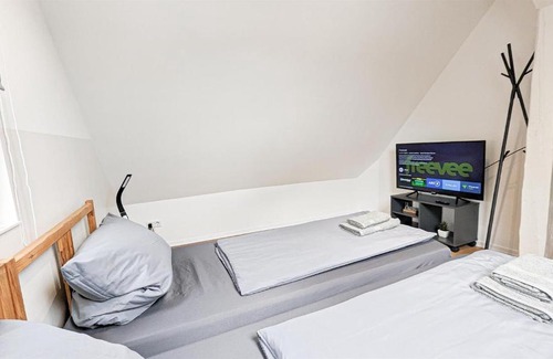 Stuttgart Apartment | ALFA Stuttgart 3BR 5 Beds Netflix INET EBK Wasen
