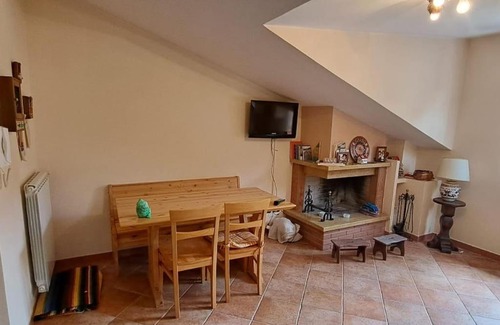 Alfedena Apartment | Alfedena - Appartamento al centro con camino - 5 posti letto