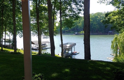 Moneta House | Alfords Getaway - Family Favorite, Sleeps 6, Amazing views