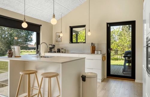Hals House | "Alfrede" - from the sea by Interhome