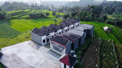 Tenjolaya Apartment | Algira Mountain View