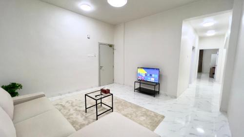 Al Hamra Apartment | Alhamra Arc