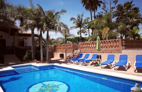 Alhaurin de la Torre Cottage | Alhaurin De La Torre: charming andalusian villa with pool and garden with palms, very calm. WIFI FREE
