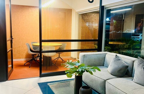 Greater Johannesburg Metropolitan Area Condo | Alice's Place -Power Back Up- Pool & Cinema & More in vibrant Johannesburg