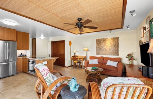 Kailua-Kona Condo | Alii Villas#322 Stunning & Special Top Floor Condo with Ocean Views