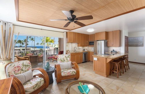 Kailua-Kona Condo | Alii Villas#322 Stunning & Special Top Floor Condo with Ocean Views