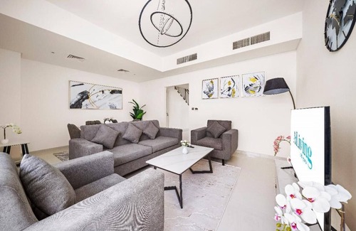 Academic City Villa | Aliving 3BR Villa With Maid Room Damac Hills-2