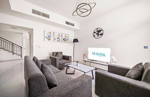 Academic City Villa | Aliving 3BR Villa With Maid Room Damac Hills-2