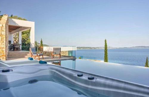 Marathias Villa | Alkyonides Feather
