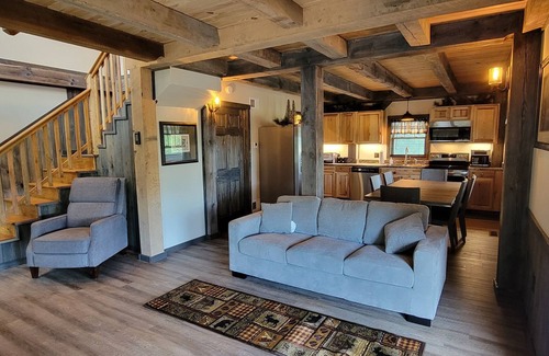 Ohiopyle Cabin | All About The View | 2BR, 1BA, Hot Tub, Fireplace