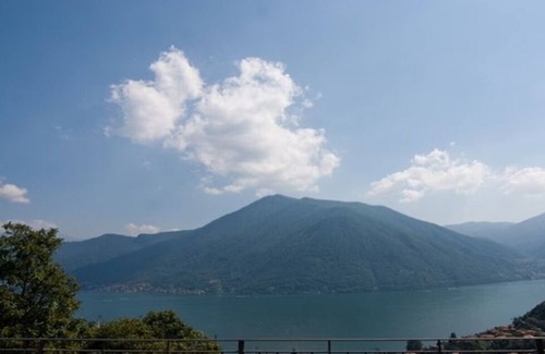 Dizzasco Villa | ALL Day sunshine combines with SWEEPING VIEWS OF lake-AN AUTHENTIC ITALIAN VIBE
