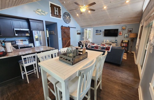 Hamilton House | All Decked Out-NEW Lakefront!-Sleeps 6-Close to Colgate!