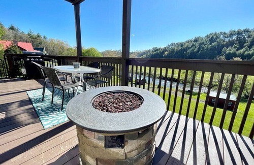 West Jefferson Cabin | All Decked Out - West Jefferson