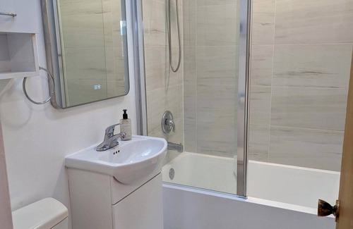 Ahuntsic Apartment | All inclusive, 3 1/2, 2 min from metro