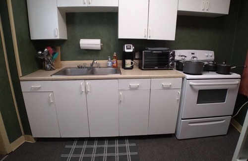 Seelyville Apartment | All-inclusive Apartment - 1 Bedroom, 1 Bath, Equipped Kitchen, & Laundry