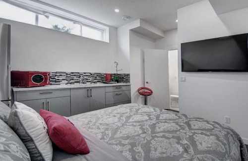 Airdrie Apartment | All inclusive beautiful basement suite