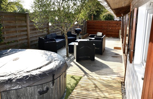 Lanton Cottage | All-inclusive house 800 m from the pool with jacuzzi