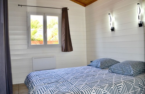Lanton Cottage | All-inclusive house 800 m from the pool with jacuzzi