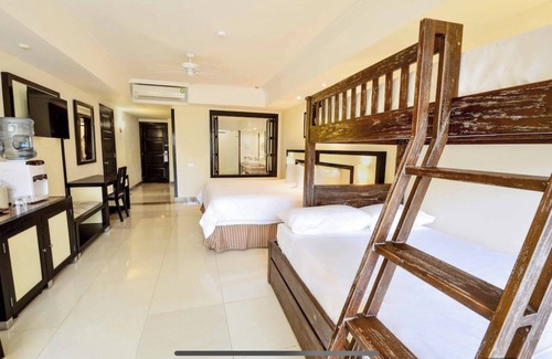 Playacar Fase II Resort | All-Inclusive on the beach with VIP ACCESS Family Rivera Suite !