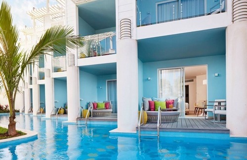 Orange Bay Apartment | ALL-INCLUSIVE Oceanview Suite with Direct Pool Access & Spacious Living Arean