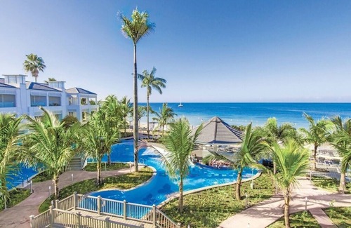 Orange Bay Apartment | ALL-INCLUSIVE Oceanview Suite with Direct Pool Access & Spacious Living Arean