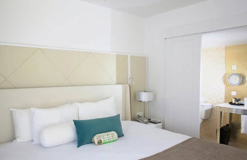Orange Bay Resort | ALL INCLUSIVE - Royale Suite @Azul Beach Club Negril Jamaica - Sapphire Benefits